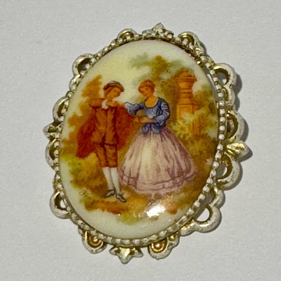 Jewelry - Vintage Fragonard porcelain brooch. 1950s.